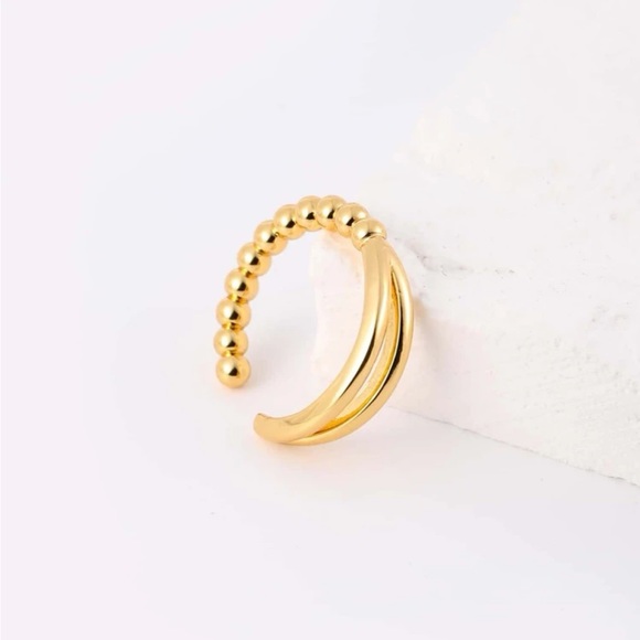 Minimalist Dot & Split Band Ring - Picture 3 of 6